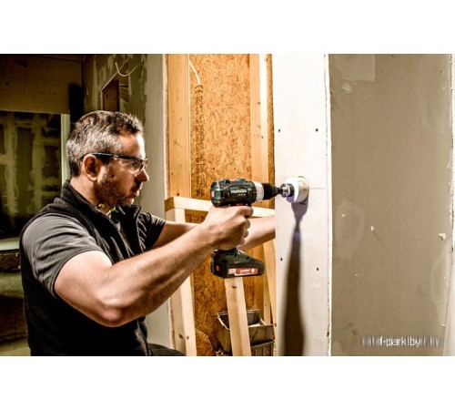 Дрель-шуруповерт Metabo BS 18 LT BL (без АКБ и кейса)