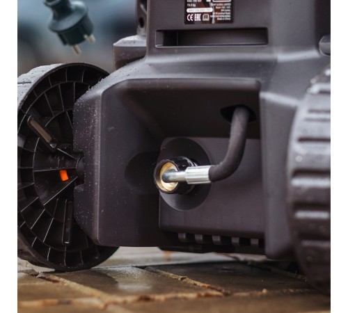 Мойка высокого давления Bort BHR-2700-R