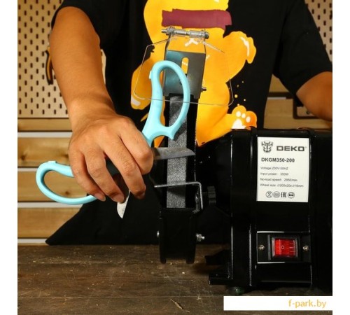 Заточный станок Deko DKGM350-200 063-4213