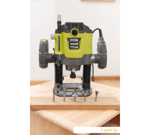 Вертикальный фрезер Ryobi RRT1600-K 5133004796