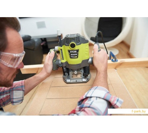 Вертикальный фрезер Ryobi RRT1600-K 5133004796