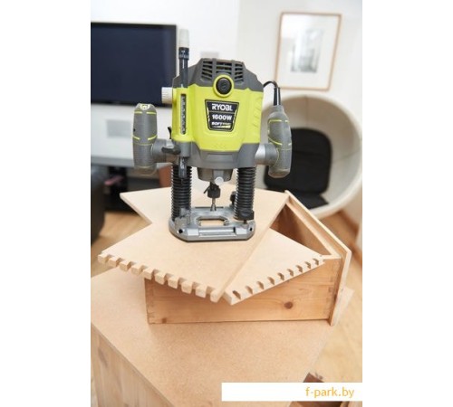 Вертикальный фрезер Ryobi RRT1600-K 5133004796