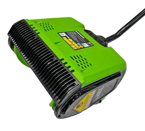 Снегоуборщик аккумуляторный Greenworks 60V GD60SSK4 (1хАКБ 4Ач и ЗУ)
