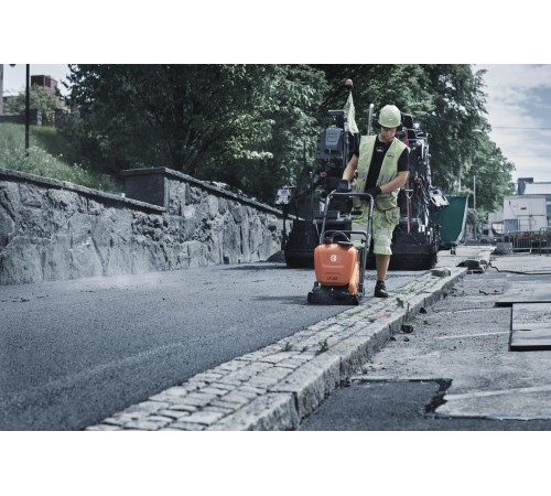 Виброплита Husqvarna  LF80LAT