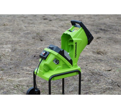 Садовый измельчитель Greenworks GACSB 2500Вт с контейнером