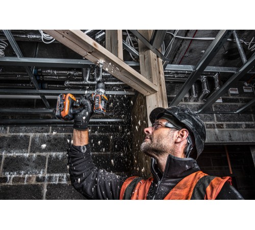 Дрель-шуруповерт аккумуляторная AEG BS18SBL-202C (2АКБ и ЗУ)