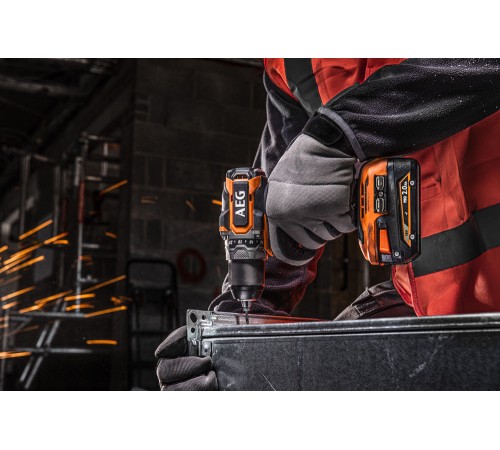 Дрель-шуруповерт аккумуляторная AEG BS18SBL-202C (2АКБ и ЗУ)