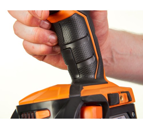 Гайковерт аккумуляторный AEG Powertools BSS18C12ZBLLI-402C (АКБ и ЗУ)