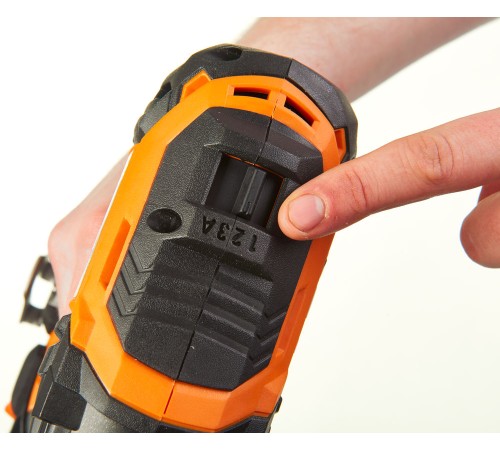 Гайковерт аккумуляторный AEG Powertools BSS18C12ZBLLI-402C (АКБ и ЗУ)