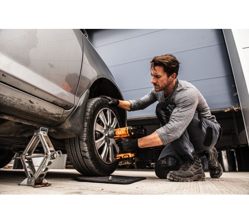 Гайковерт аккумуляторный AEG Powertools BSS18C12ZC-0 (без АКБ)