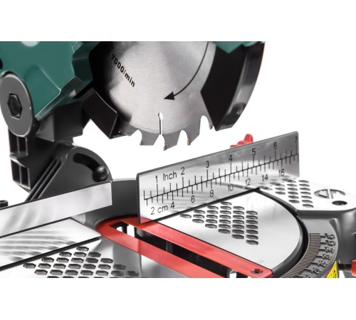 Торцовочная пила комбинированная Hammer Flex STL1200/210C