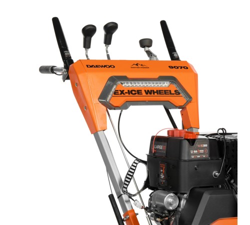 Снегоуборщик бензиновый Daewoo Power DAST 9070 (LCT)