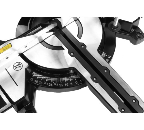 Торцовочная пила Bull CM 2502