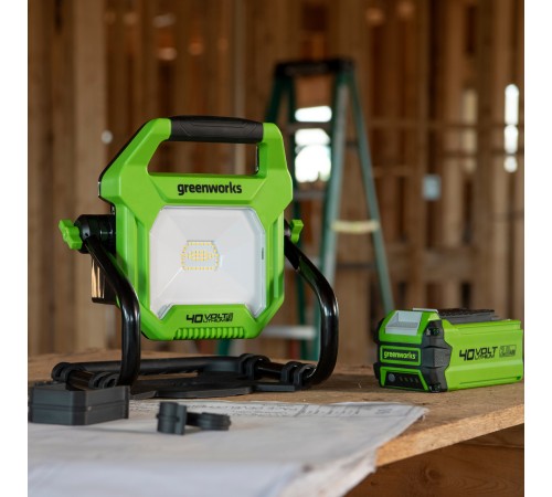 LED-прожектор с гибридным питанием Greenworks G40WLH 40V / 220V (Без АКБ и ЗУ)