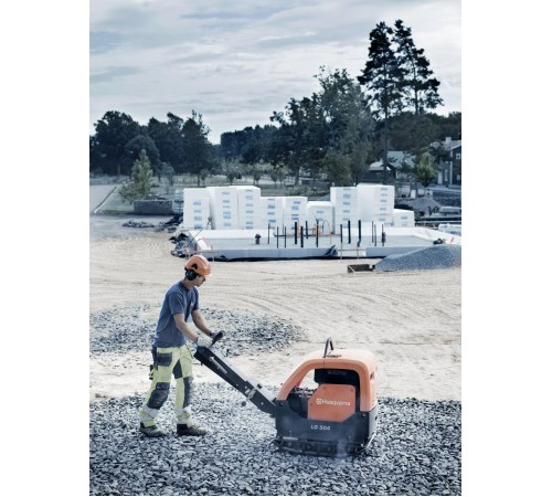 Виброплита реверсивная Husqvarna LG504 Hatz