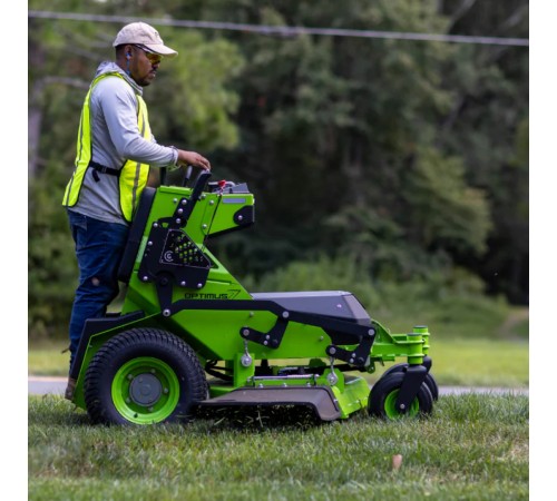 Райдер с нулевым радиусом разворота Greenworks 82V ZTCS92 (со встроенным АКБ 8кВтч)