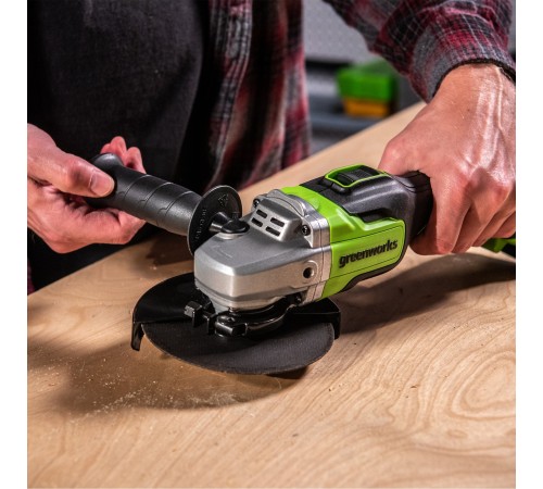 Угловая шлифовальная машина аккумуляторная  Greenworks 24V GD24AG (1хАКБ 5Ач и ЗУ)