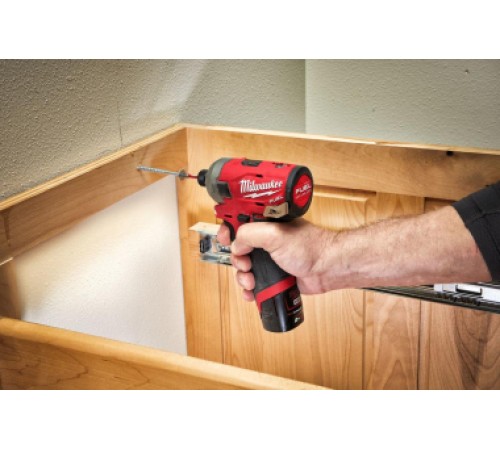 Винтоверт аккумуляторный Milwaukee M12 Fuel FQID-202X (2хАКБ и ЗУ)