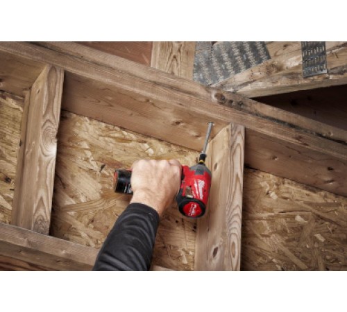 Винтоверт аккумуляторный Milwaukee M12 Fuel FQID-202X (2хАКБ и ЗУ)