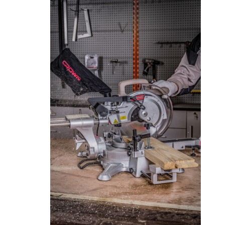 Торцовочная пила Crown CT15233P