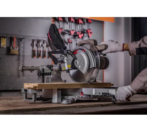 Торцовочная пила Crown CT15233P