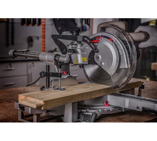 Торцовочная пила Crown CT15233P