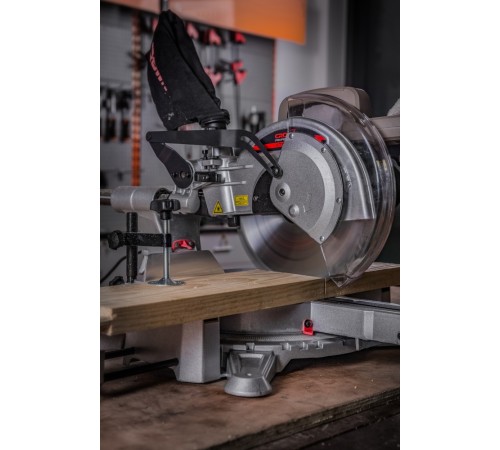 Торцовочная пила Crown CT15233P