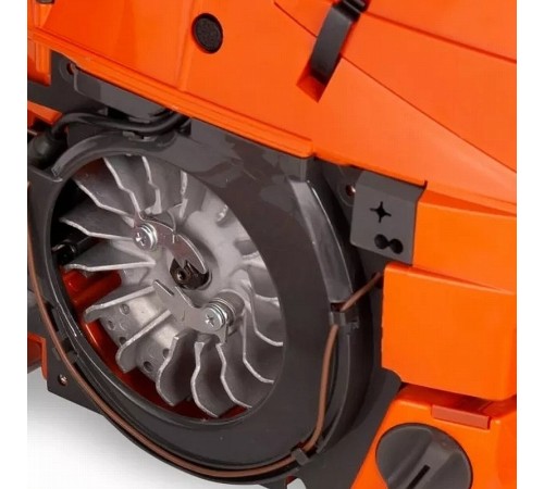 Бензопила        Holzfforma G395XP (Без шины и цепи)