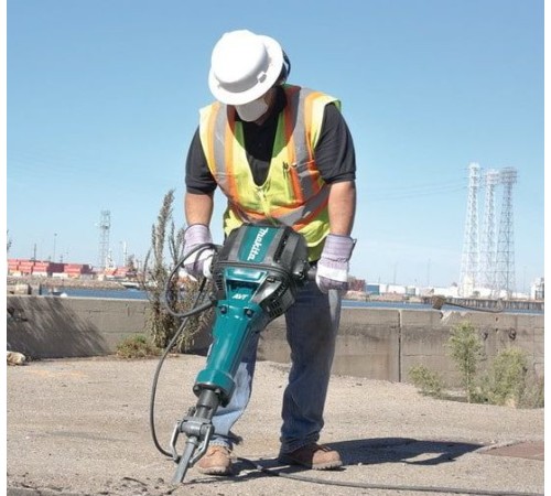 Отбойный молоток Makita HM1812