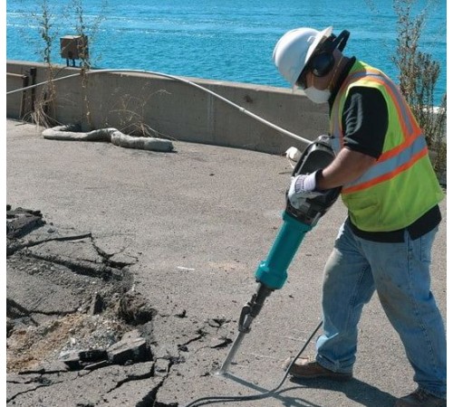 Отбойный молоток Makita HM1812