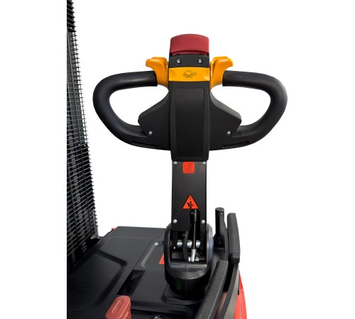 Штабелер самоходный с платформой оператора  Shtapler QBD 1655 (L175)