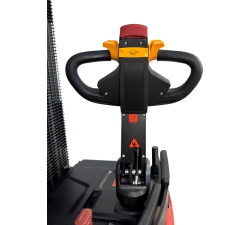 Штабелер самоходный с платформой оператора Shtapler QBD 1660 (L230)