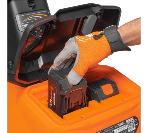 Снегоуборщик аккумуляторный  Daewoo Power DAST 6042Li SET (2хАКБ и ЗУ)