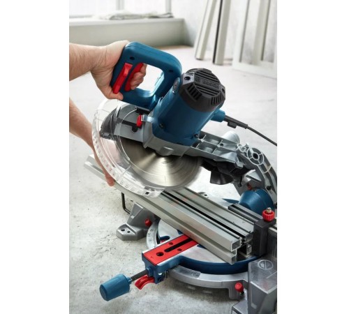 Торцовочная пила Bosch GCM 216