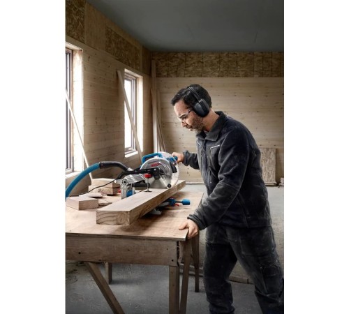 Торцовочная пила Bosch GCM 216