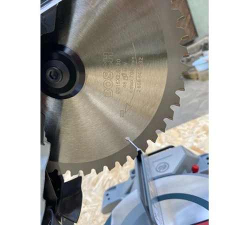 Торцовочная пила Bosch GCM 216