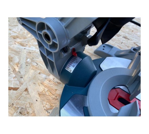 Торцовочная пила Bosch GCM 216