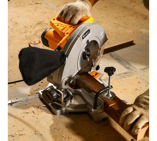 Торцовочная пила Deko DKMS1400-210