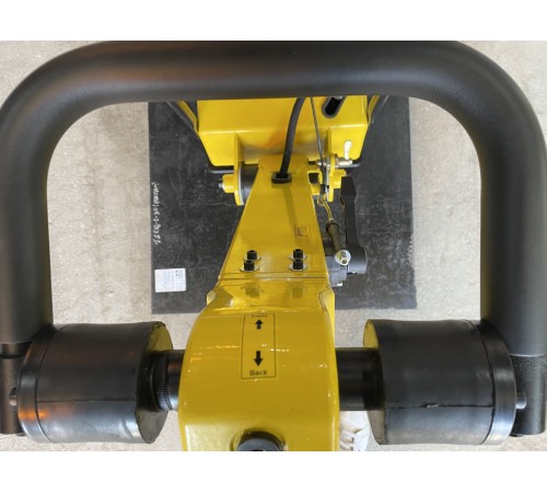 Виброплита реверсивная Vektor VPG-140A