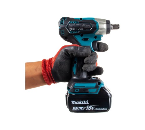 Гайковерт ударный аккумуляторный Makita DTW181RFE (2хАКБ 3.0Ач и ЗУ, кейс)