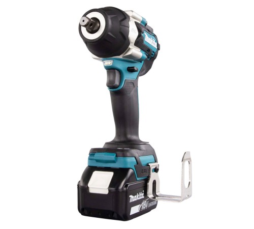 Гайковерт ударный аккумуляторный Makita DTW700RF1J (АКБ 3.0Ач и ЗУ, кейс)