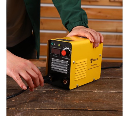 Сварочный инвертор Deko DKWM200A Digital