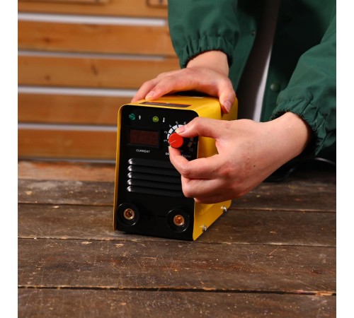 Сварочный инвертор Deko DKWM200A Digital