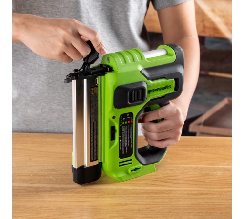 Нейлер аккумуляторный Greenworks 24V GD24BN (АКБ 2Ач и ЗУ)