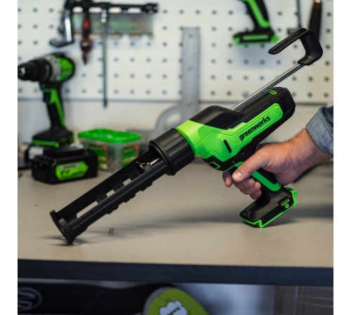 Пистолет для герметиков аккумуляторный Greenworks 24V G24CAU (1хАКБ 2Ач и ЗУ)