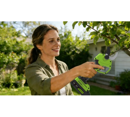 Секатор аккумуляторный  Greenworks 24V PR24320 (1хАКБ 4 Ач и ЗУ)