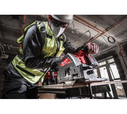 Дисковая пила аккумуляторная Milwaukee M18 FPS55-552P FUEL 4933478778 (АКБ и ЗУ)