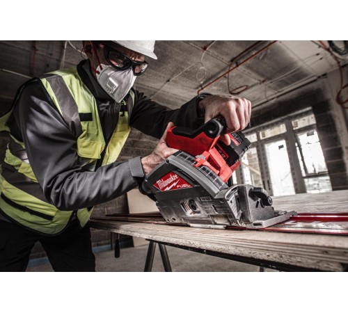 Дисковая пила аккумуляторная Milwaukee M18 FPS55-0P FUEL 4933478777 (2хАКБ и ЗУ)