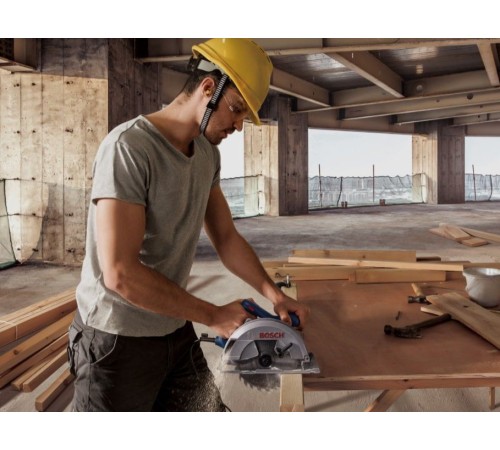 Дисковая пила  Bosch GKS 140