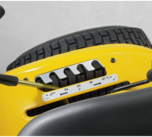 Садовый трактор Cub Cadet LT1 NR92